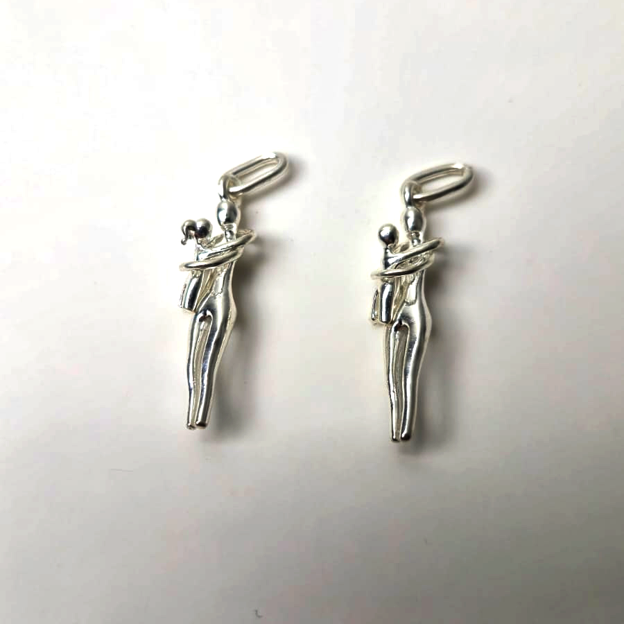 COLLAR DE PLATA  950 ABRAZO MADRE E HIJO(A)