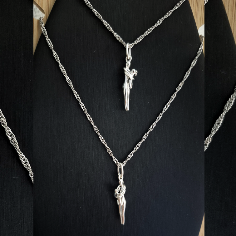 COLLAR DE PLATA  950 ABRAZO MADRE E HIJO(A)