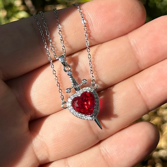 COLLAR PAREJA : ESPADA + CORAZÓN