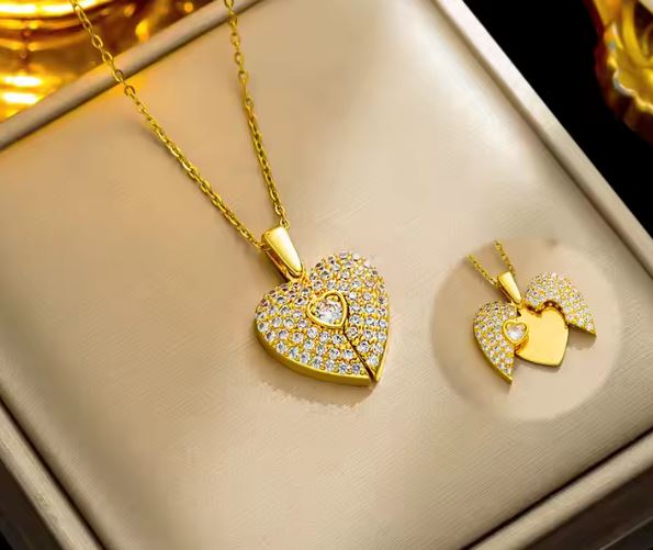 COLLAR CORAZÓN CON PIEDRAS DE ZIRCÓN CON GRABADO PERSONALIZADO - ENVIO GRATIS