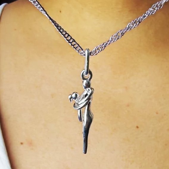 COLLAR DE PLATA  950 ABRAZO MADRE E HIJO(A)