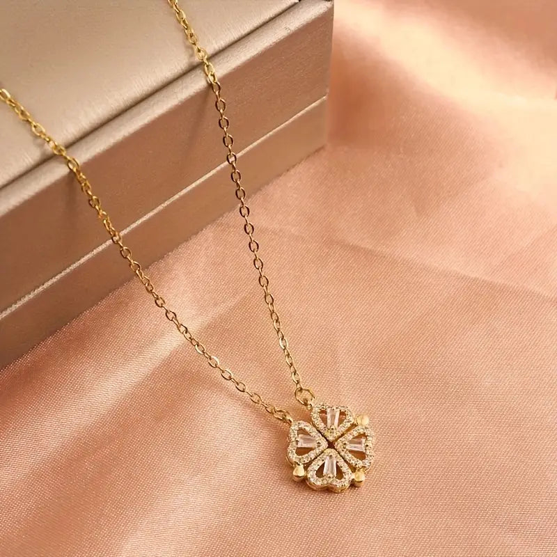 COLLAR TREBOL DE CORAZONES